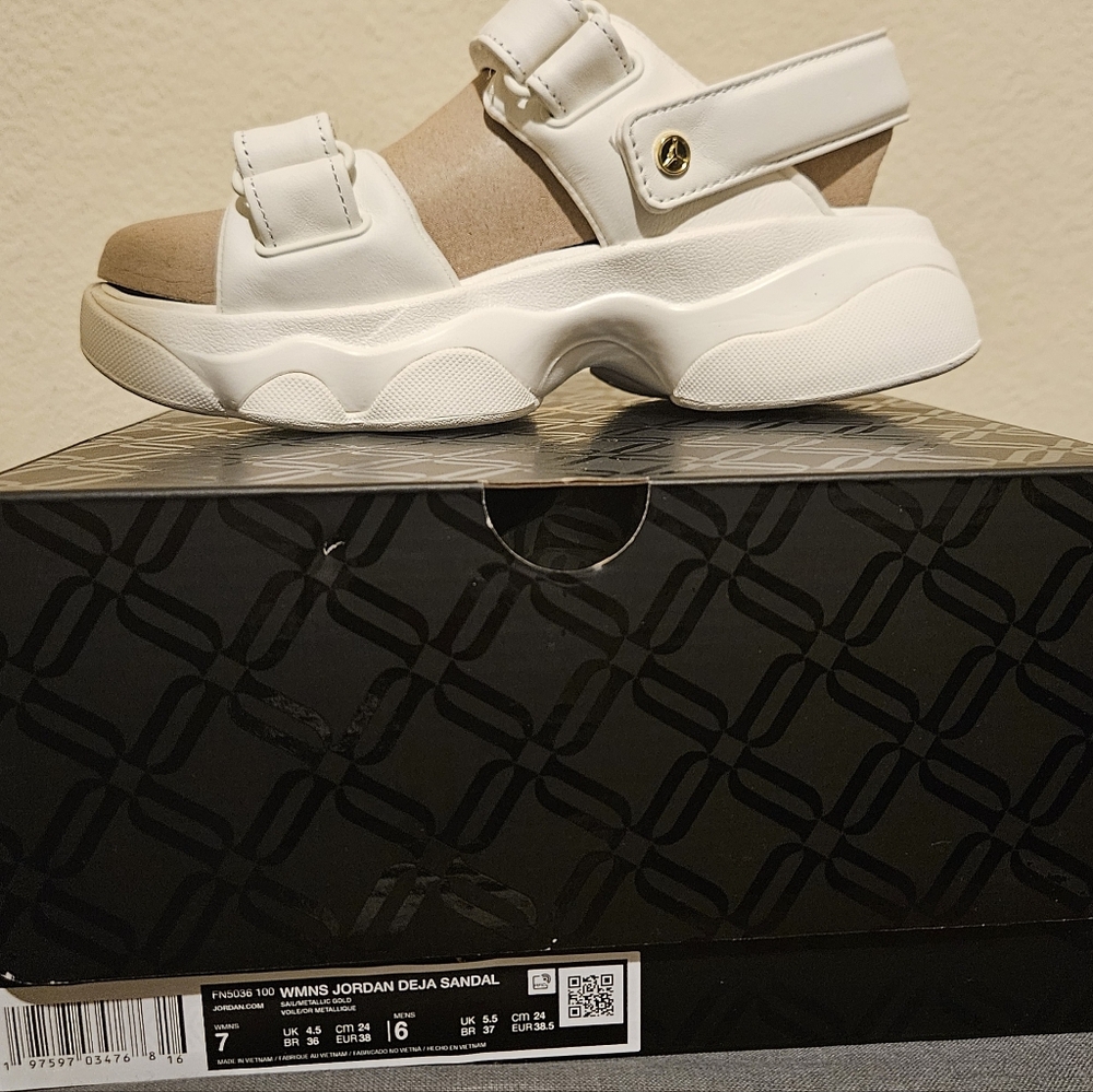 Jordan Deja Sandle